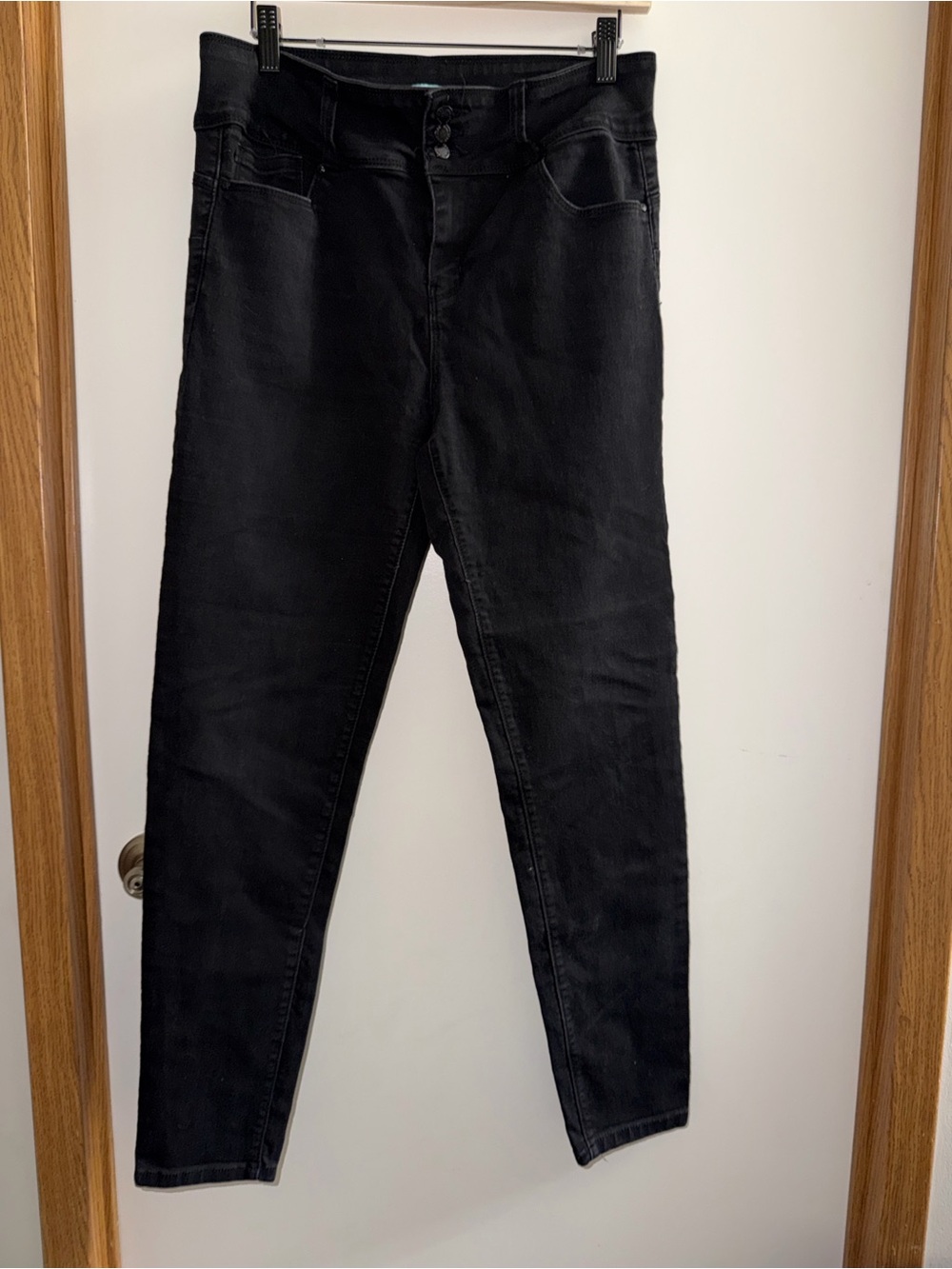 Wax Jean Black Straight-Leg Women’s Jeans